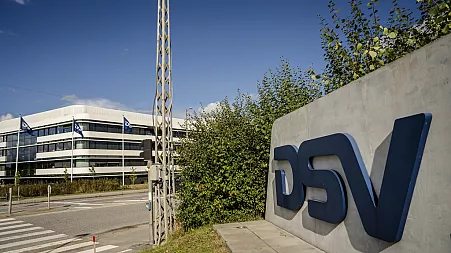 Danish firm DSV raises €5bn in share sale to fund Schenker acquisition